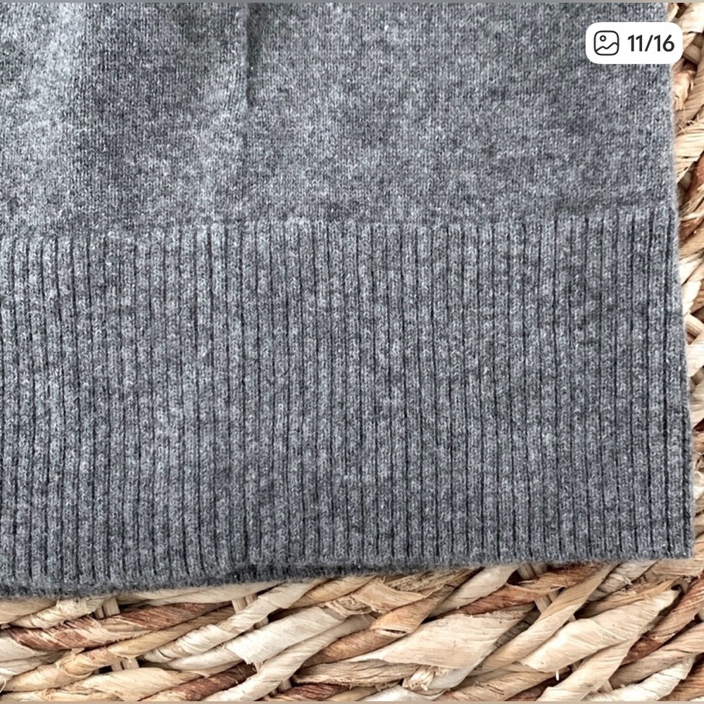 Banana Republic Calvina Cashmere Top Size L Gray - Picture 5 of 7